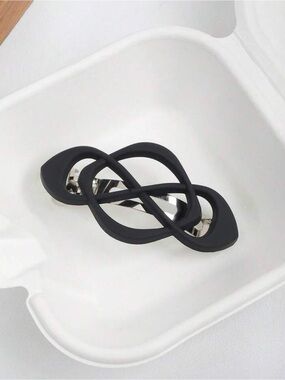 Black Sculptural Hair Barrette